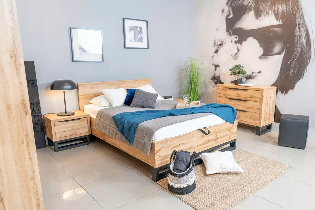 Holzbett - Halle - Massives Holzbett im modernen Stil. - ROYAL24_MARKT